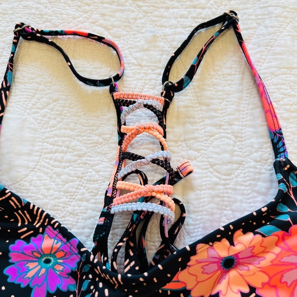 Xhilaration Floral Bikini, Black/Neon Pink - Picture 5 of 8